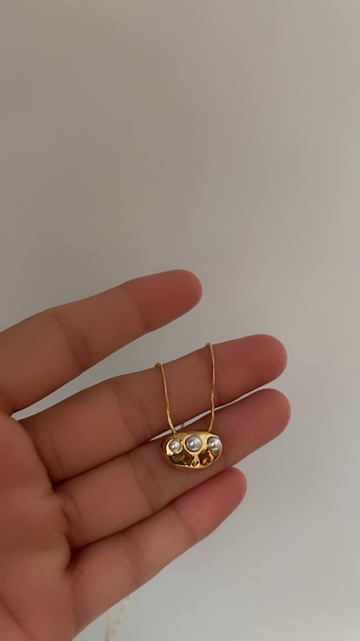 Three pearl bar necklace
