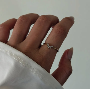Mini crown ring
