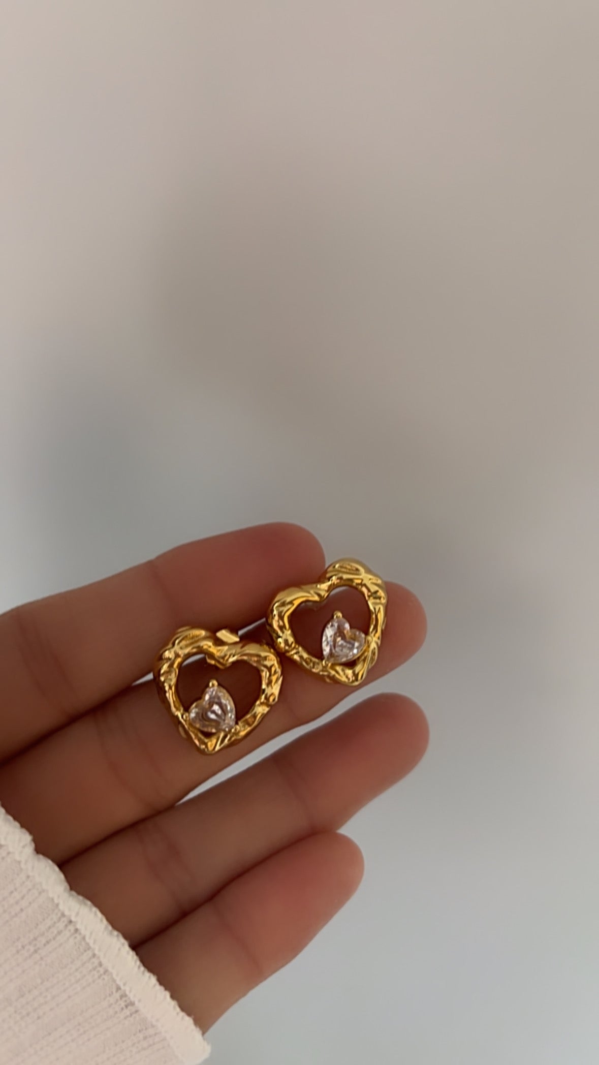 Quinn heart stud earring