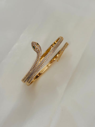Classic variation of Serpenti bracelet