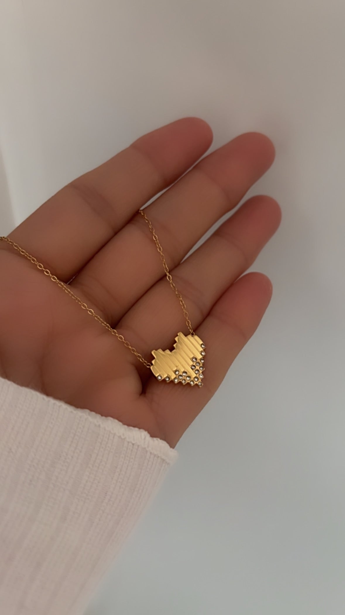 Retro heart charm necklace