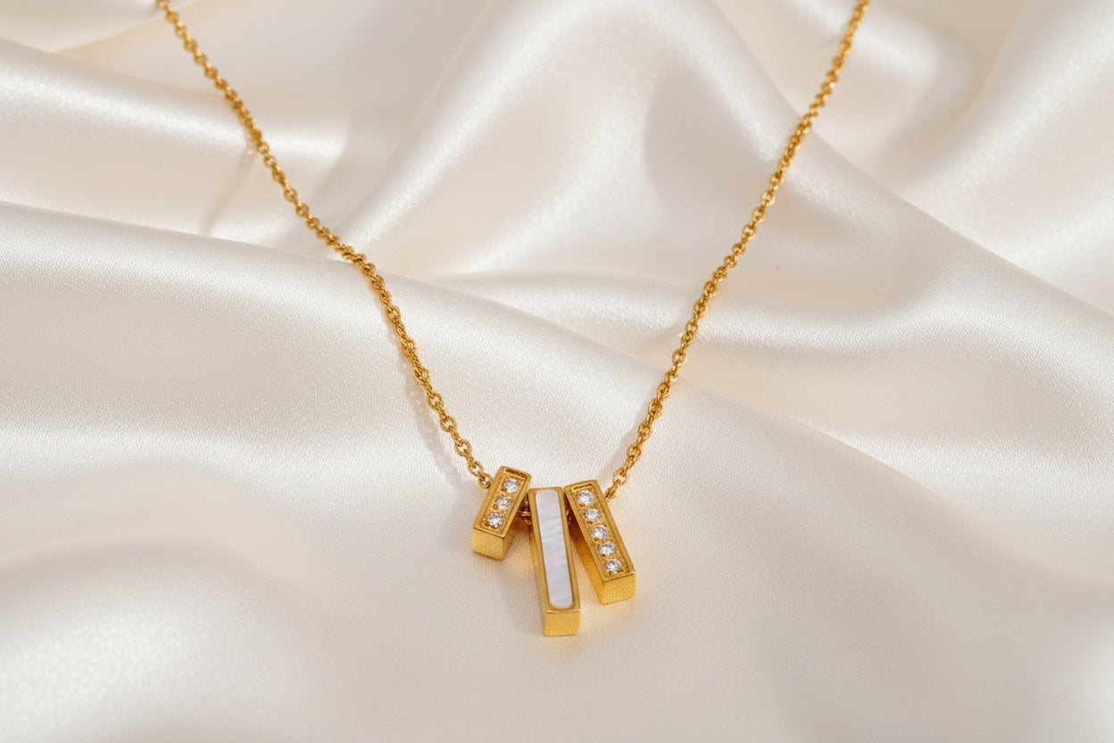 Mop bar necklace