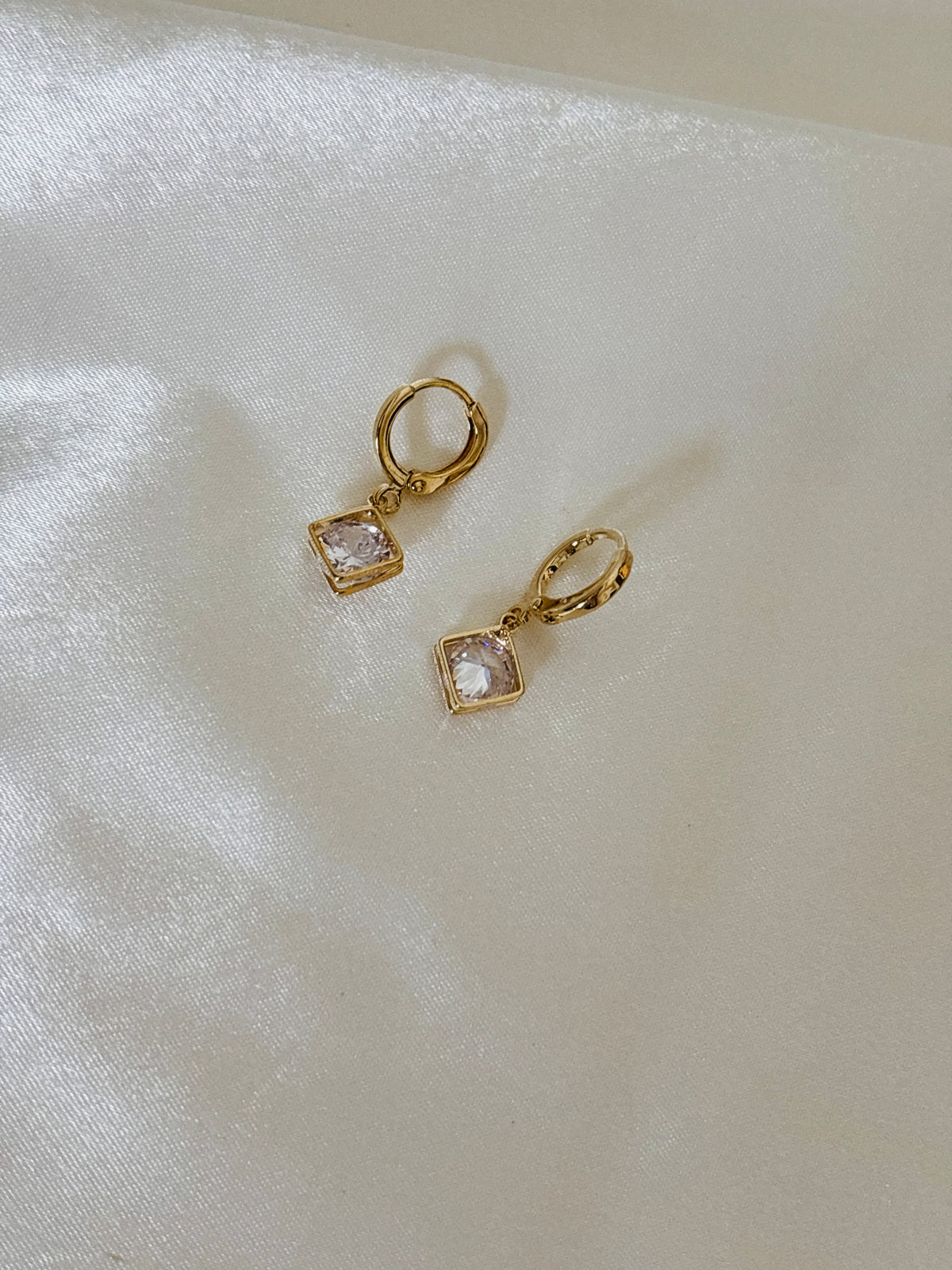 Glass crystals earrings