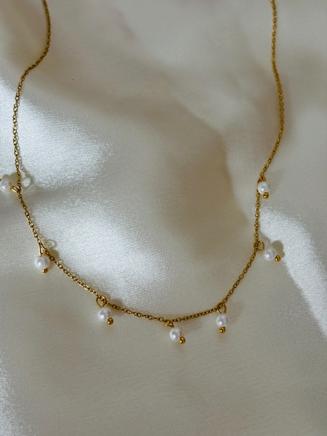 Pearl drop necklace