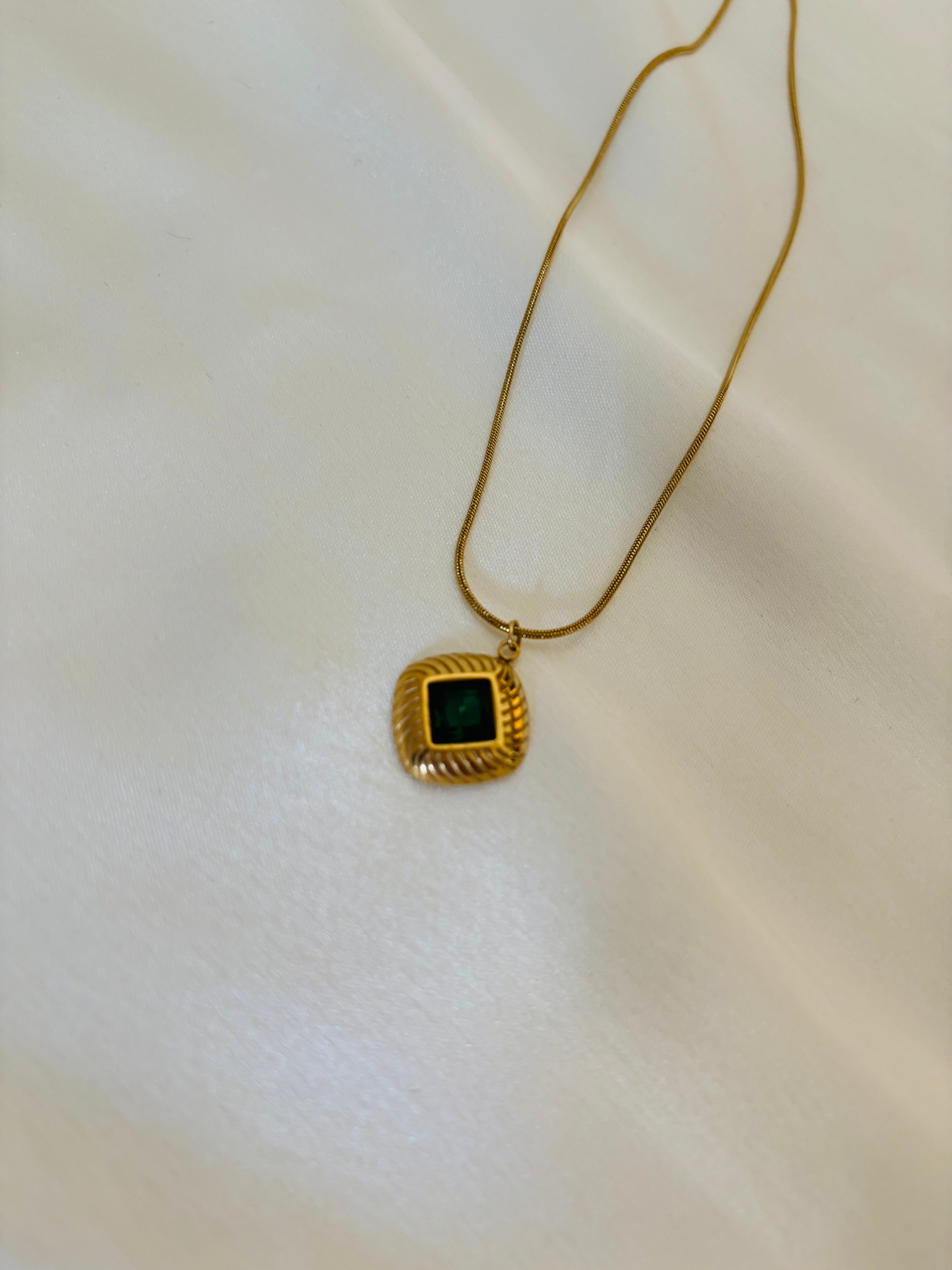 Nadia emerald necklace
