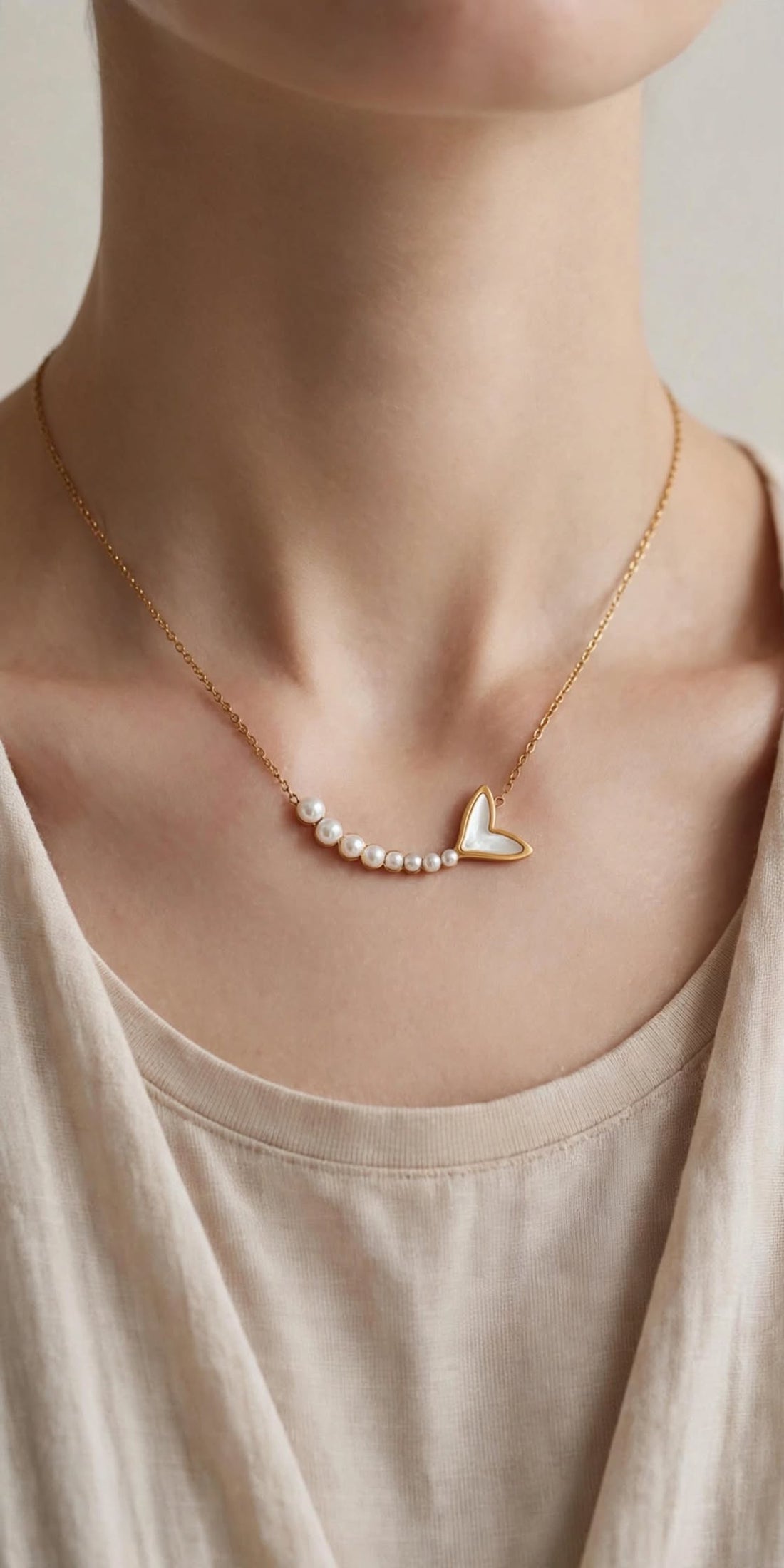Mop fish necklace