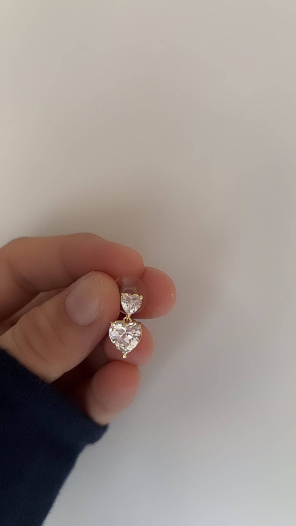 Heat solitaire earring