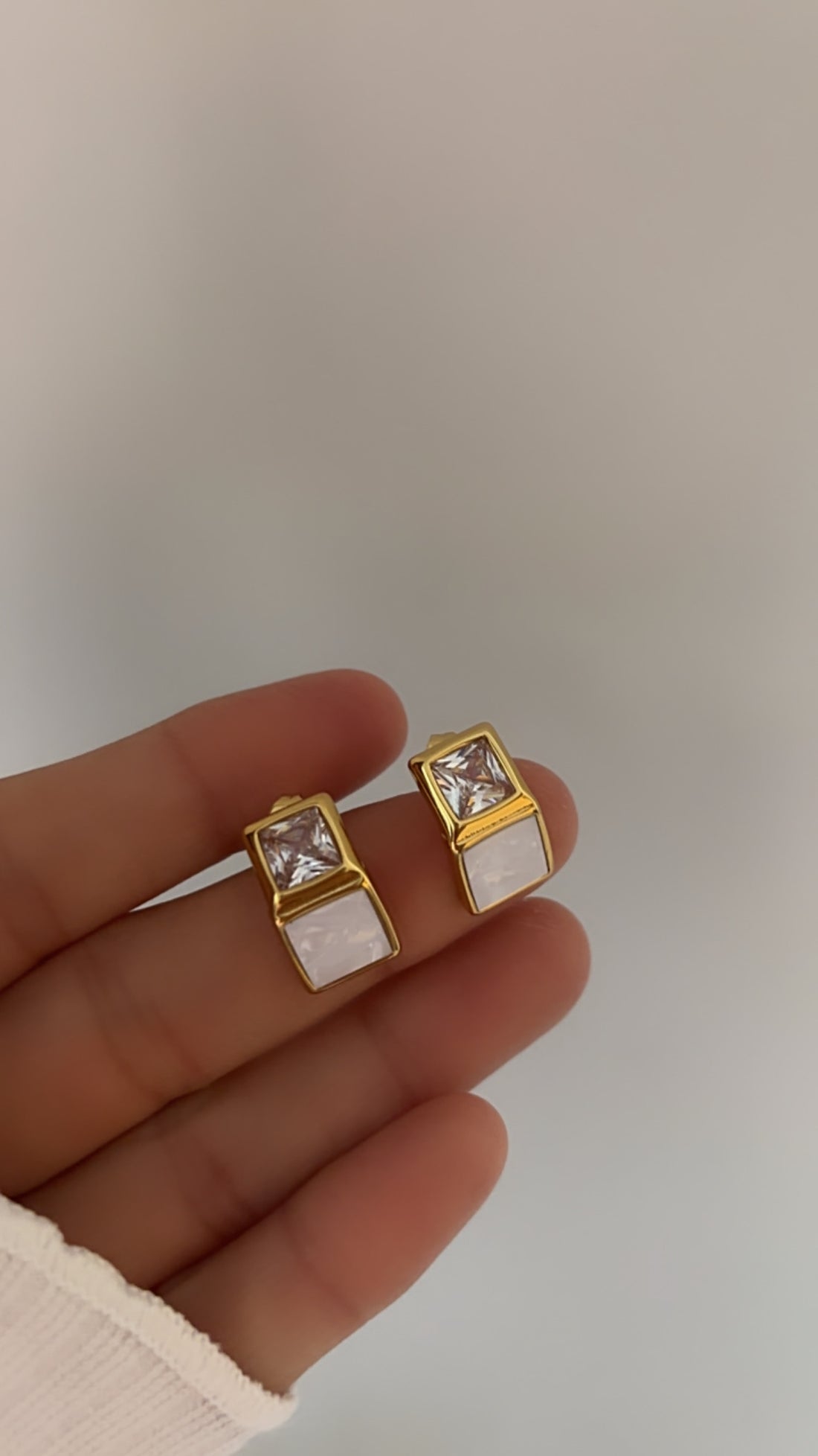 Wren mop earring