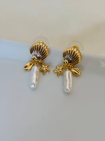 Sea pearl charm earring