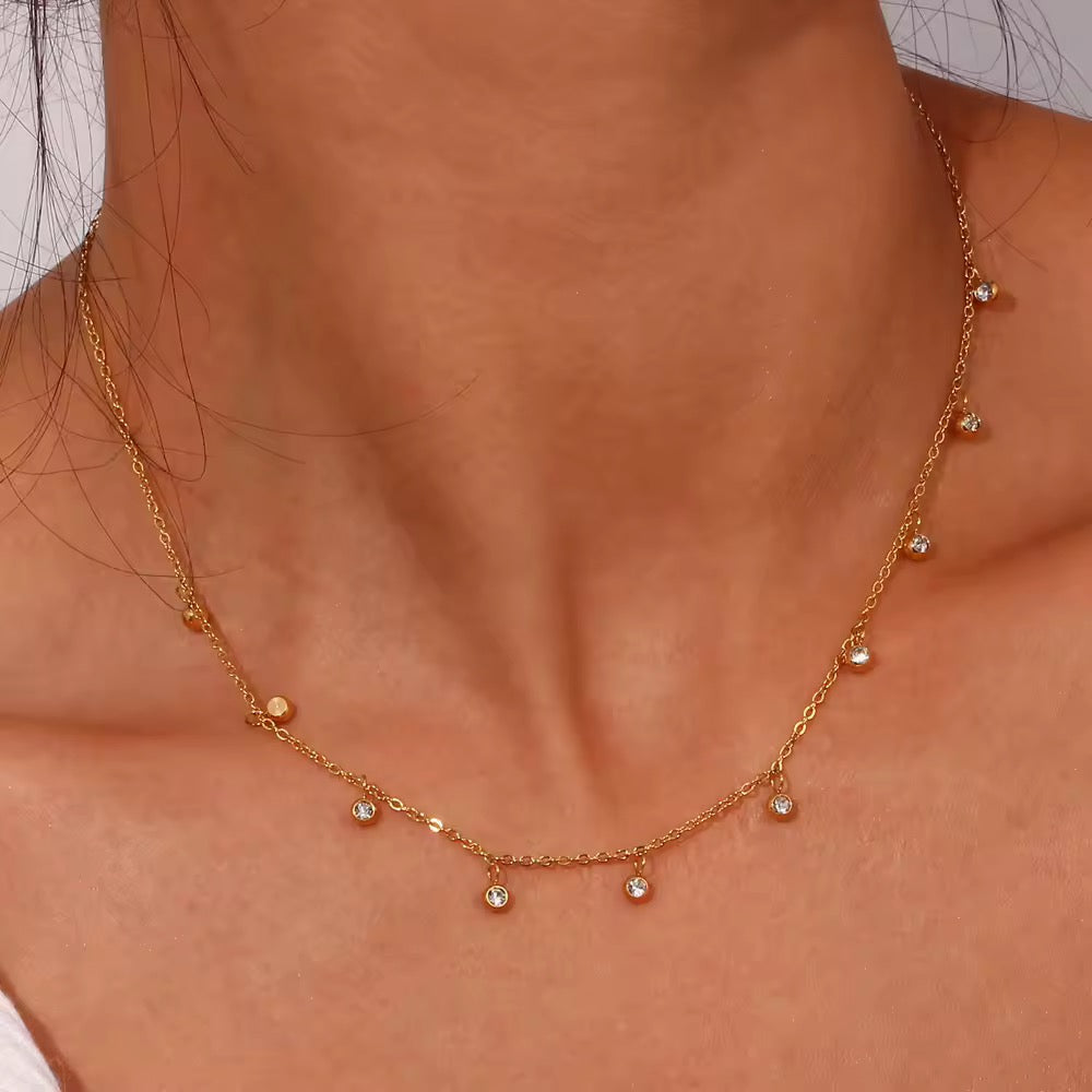 Mia droplet necklace