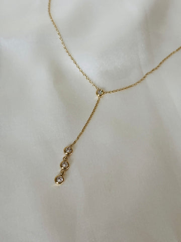 Selvi Y necklace