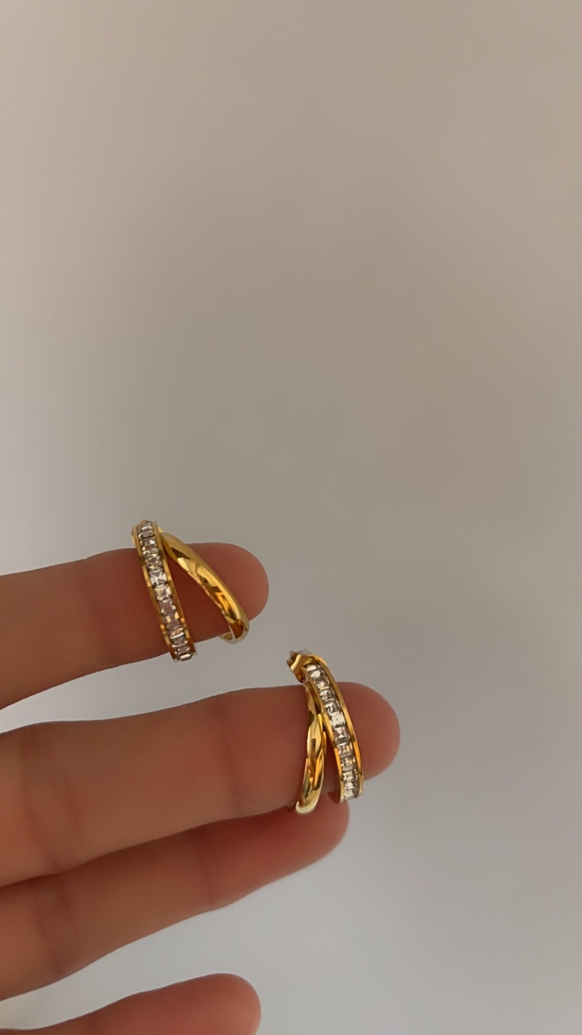 Alyssa hoop earring