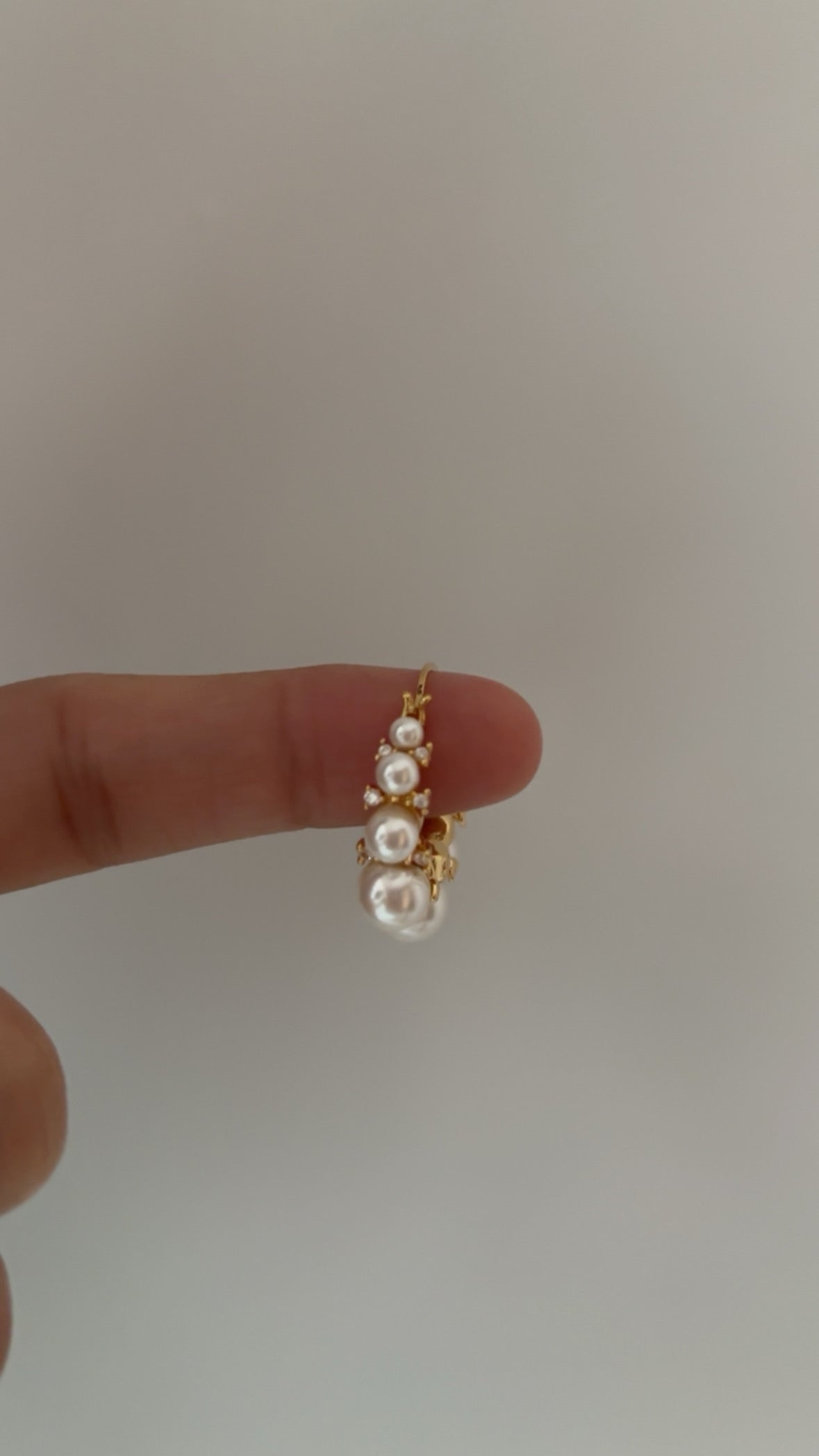 Pearl grace hoop