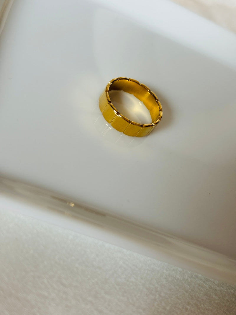 Basic Band Ring