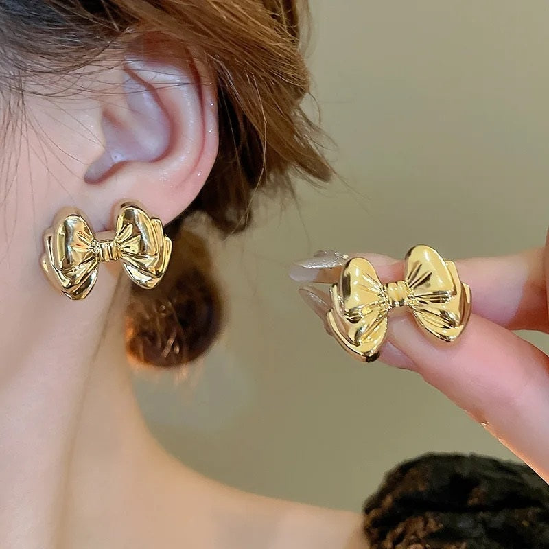 Basic Bow Stud Earring