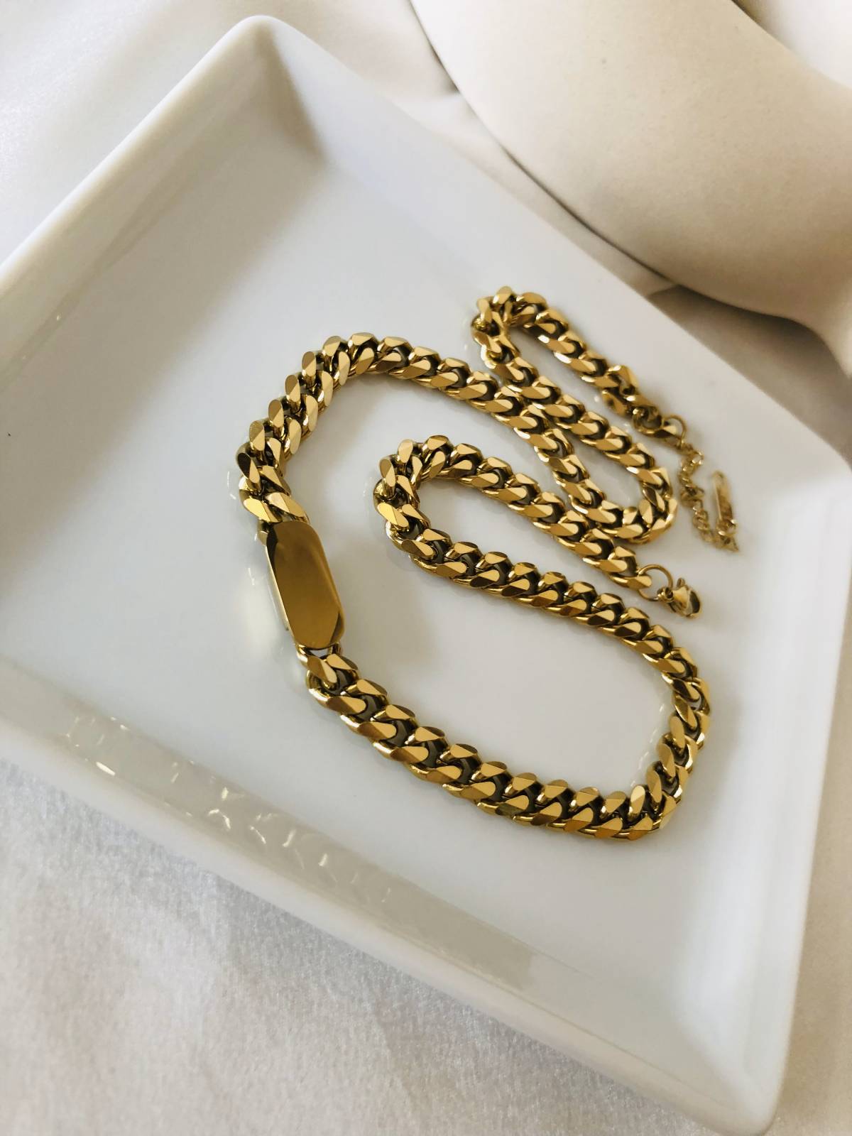 Bold Curb Necklace