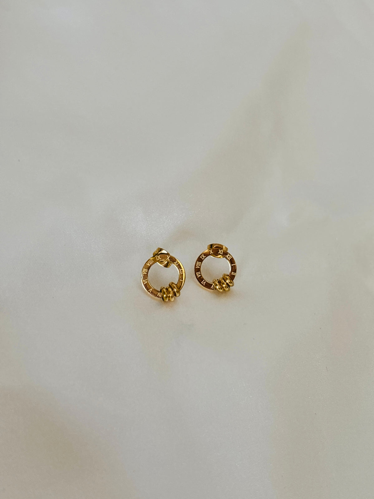 Ring stud earring