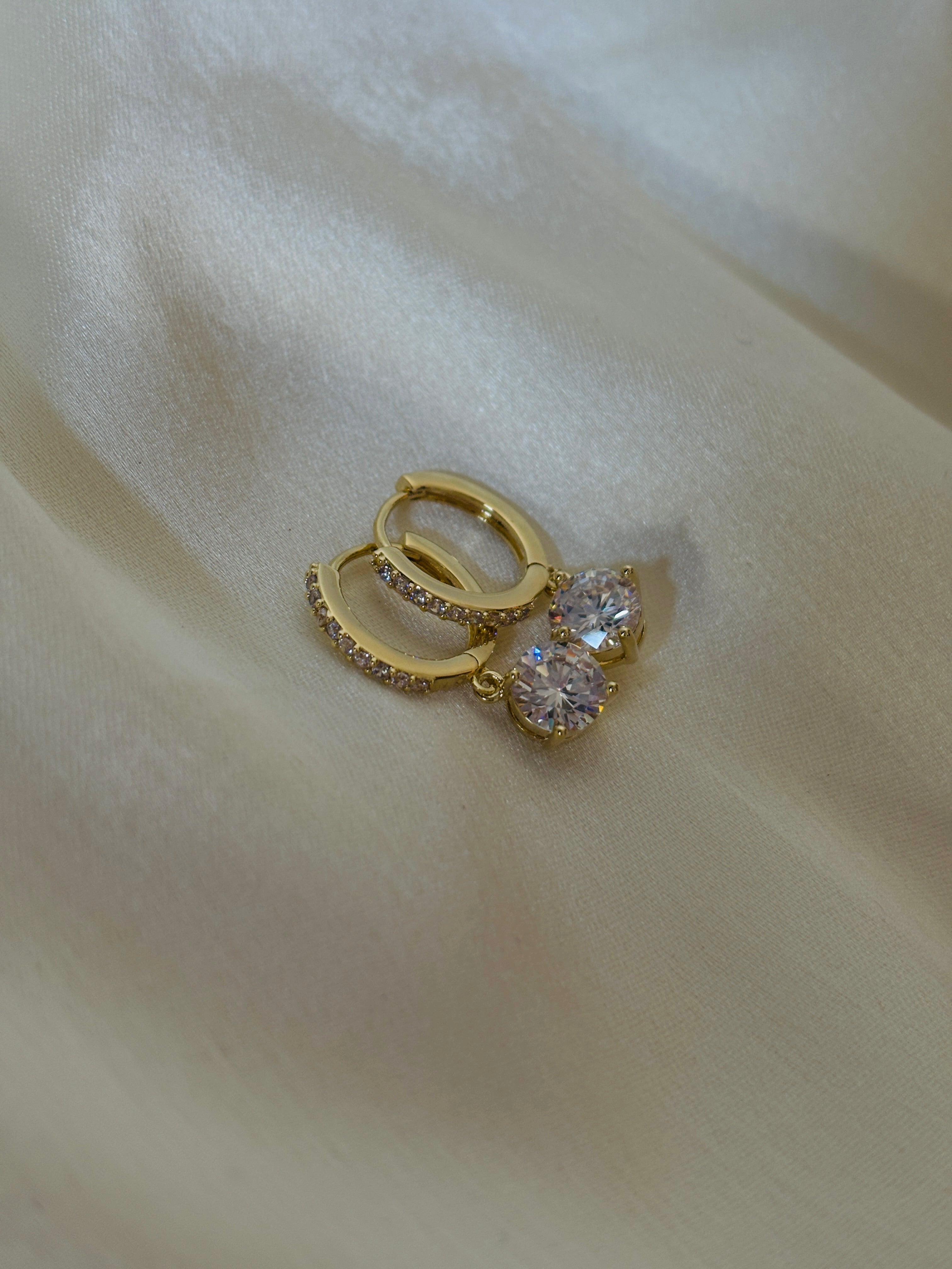 Solitaire drop AD earring