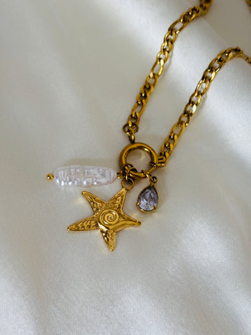 Star beach vibes charm necklace