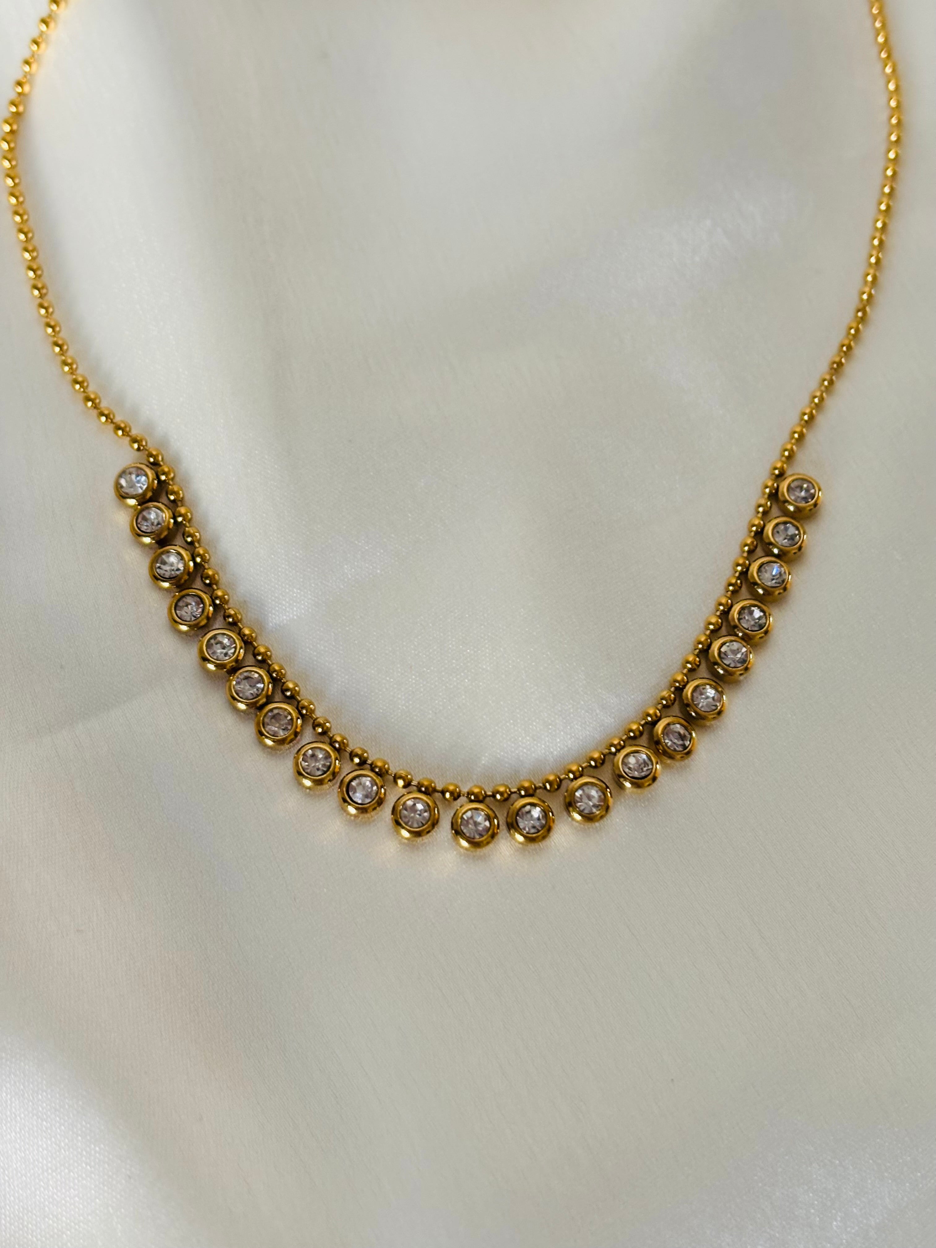 Lily necklace