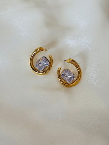 C solitaire earring