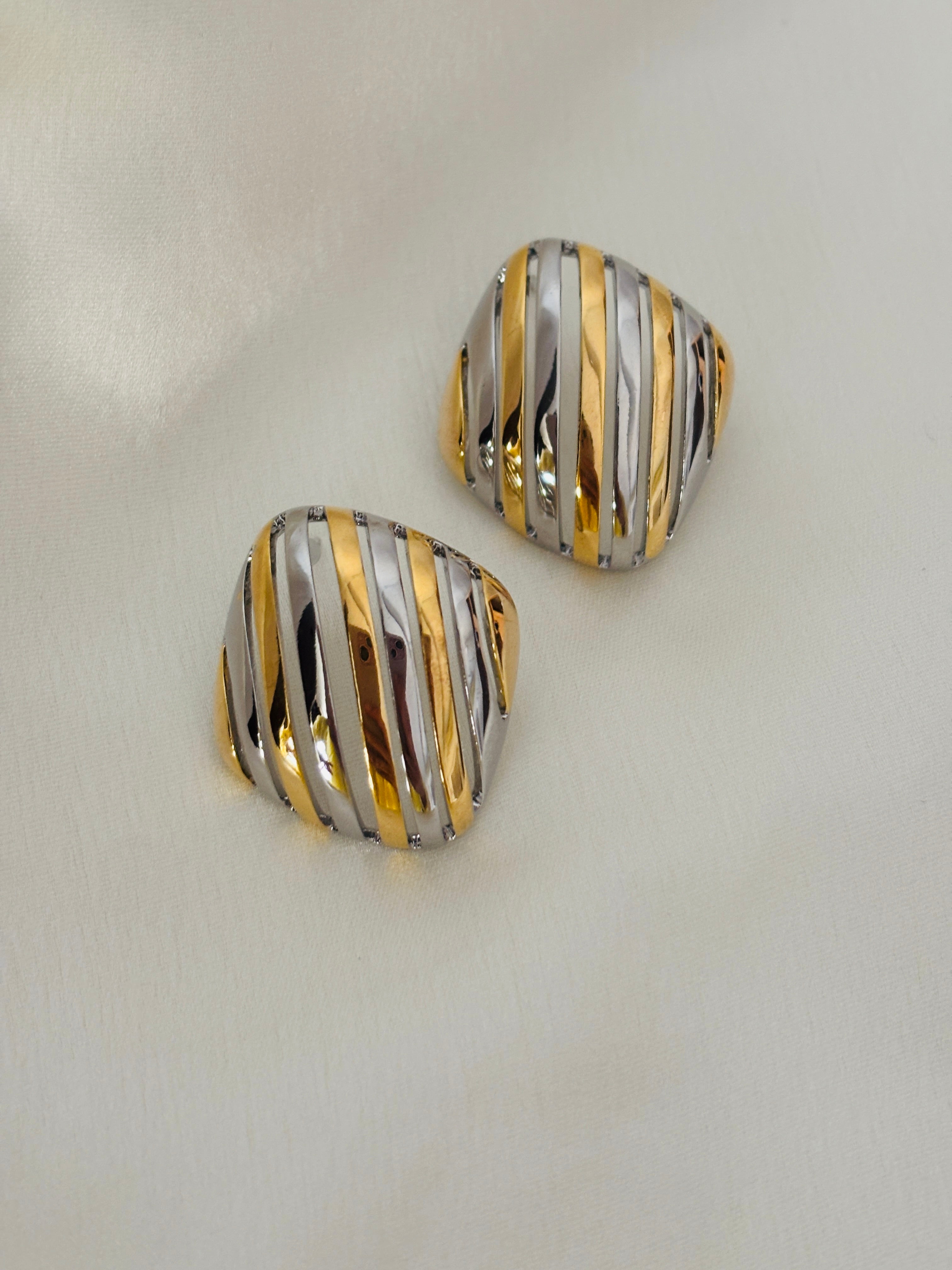 Two tone square earring