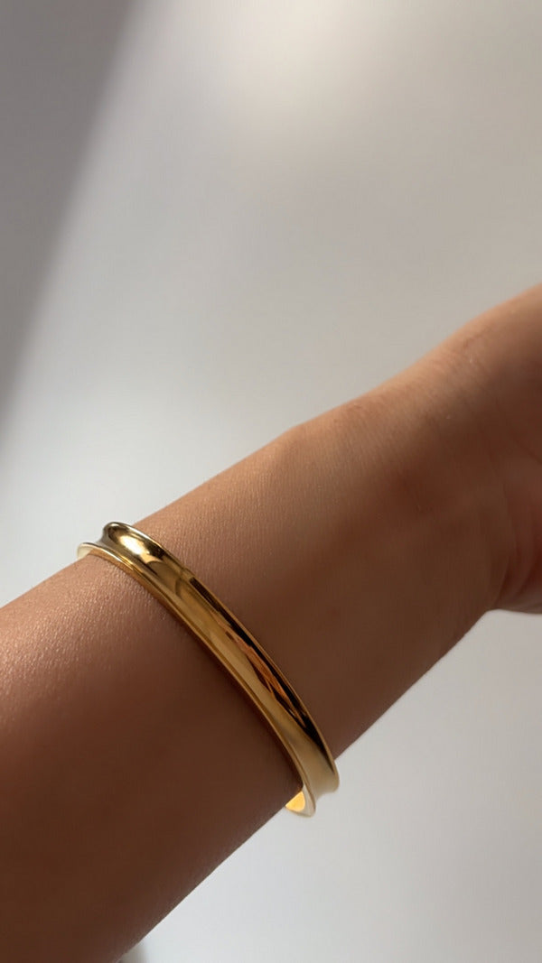 Cora Hand Cuff