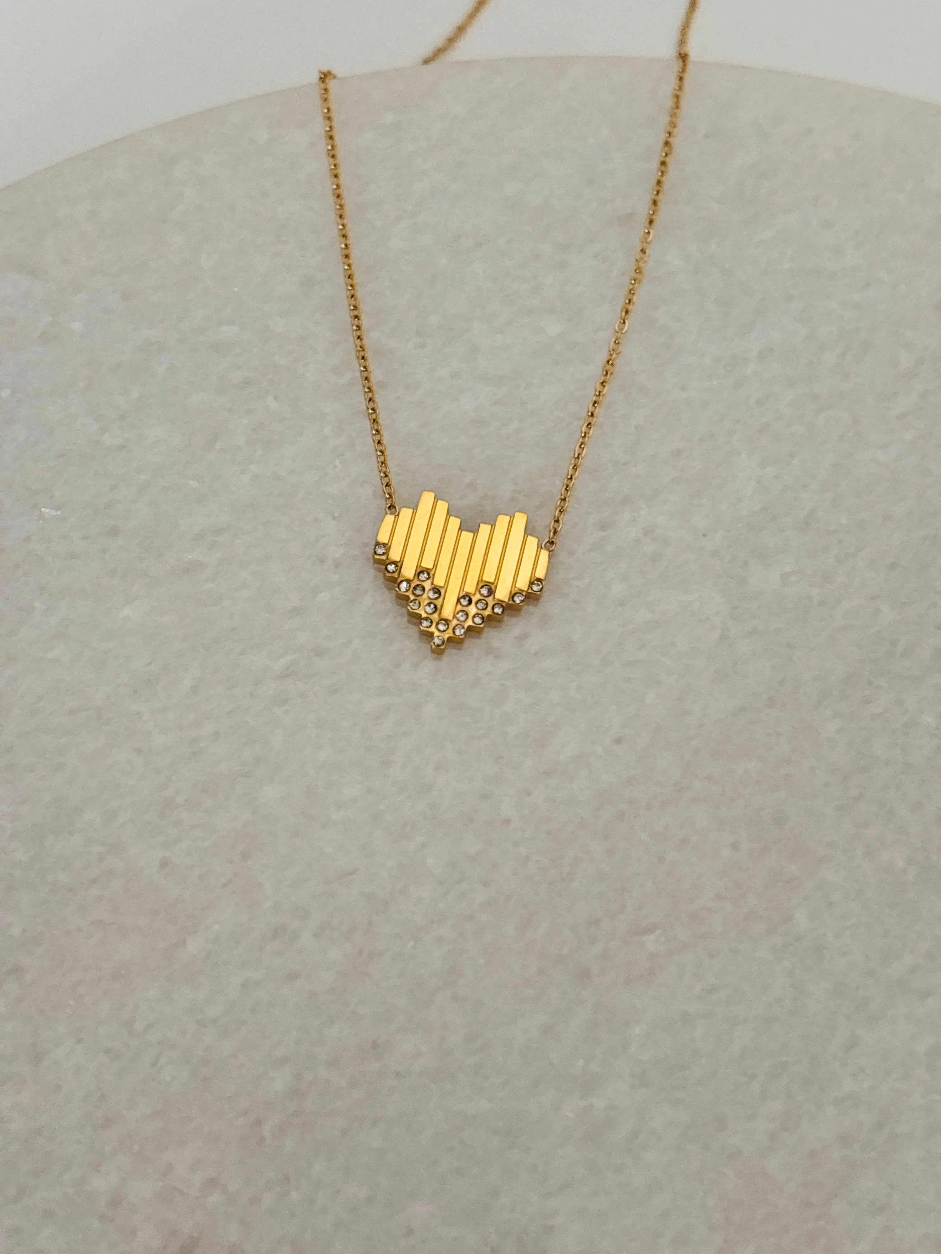 Retro heart charm necklace