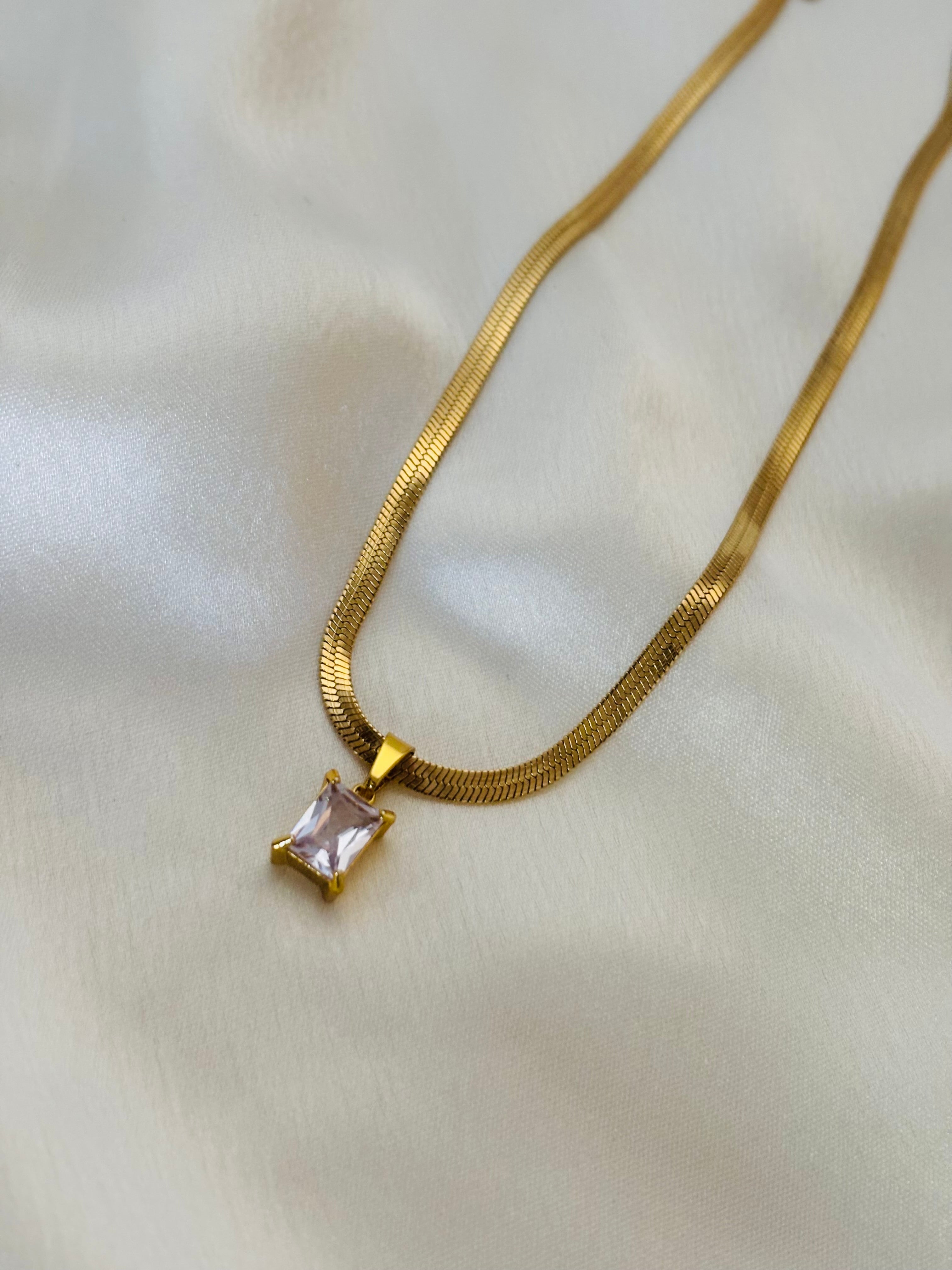 Solitaire snake chain necklace