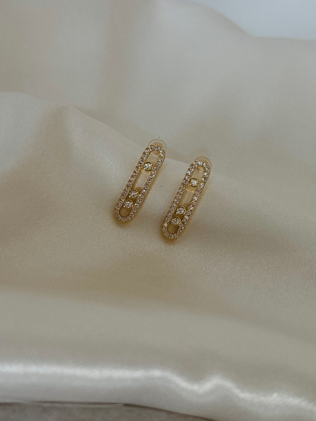 Ruth earring