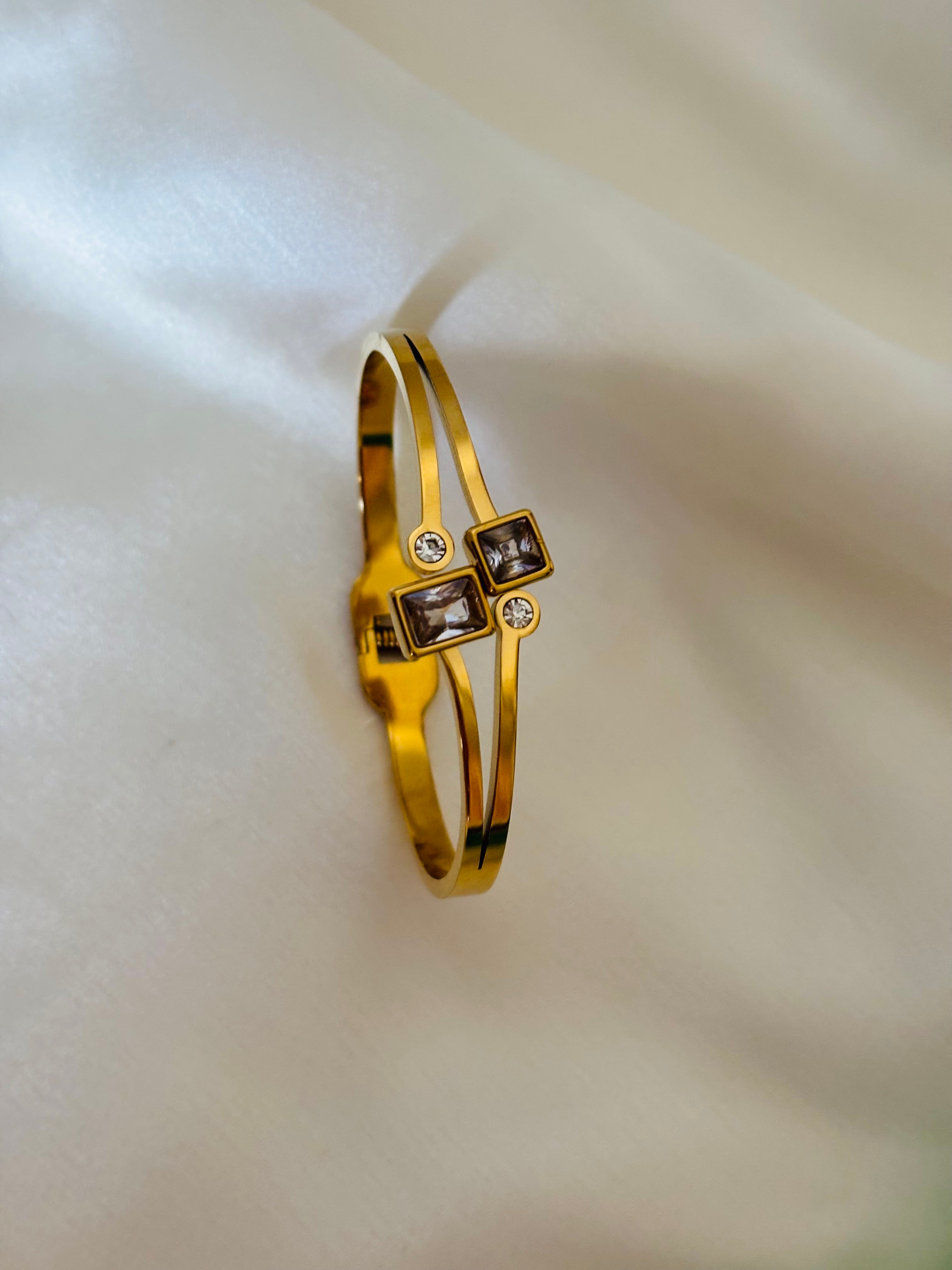 Geometry cut diamond kada bracelet