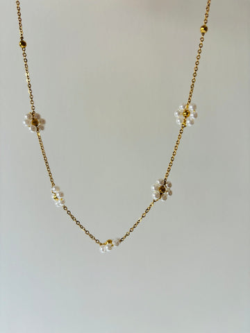 Daisy Pearl Necklace
