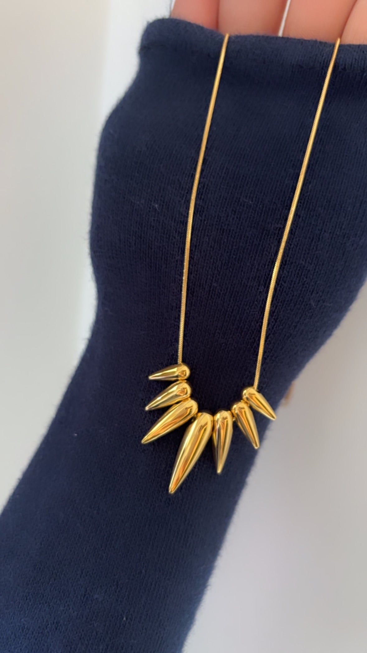 Claw charms necklace
