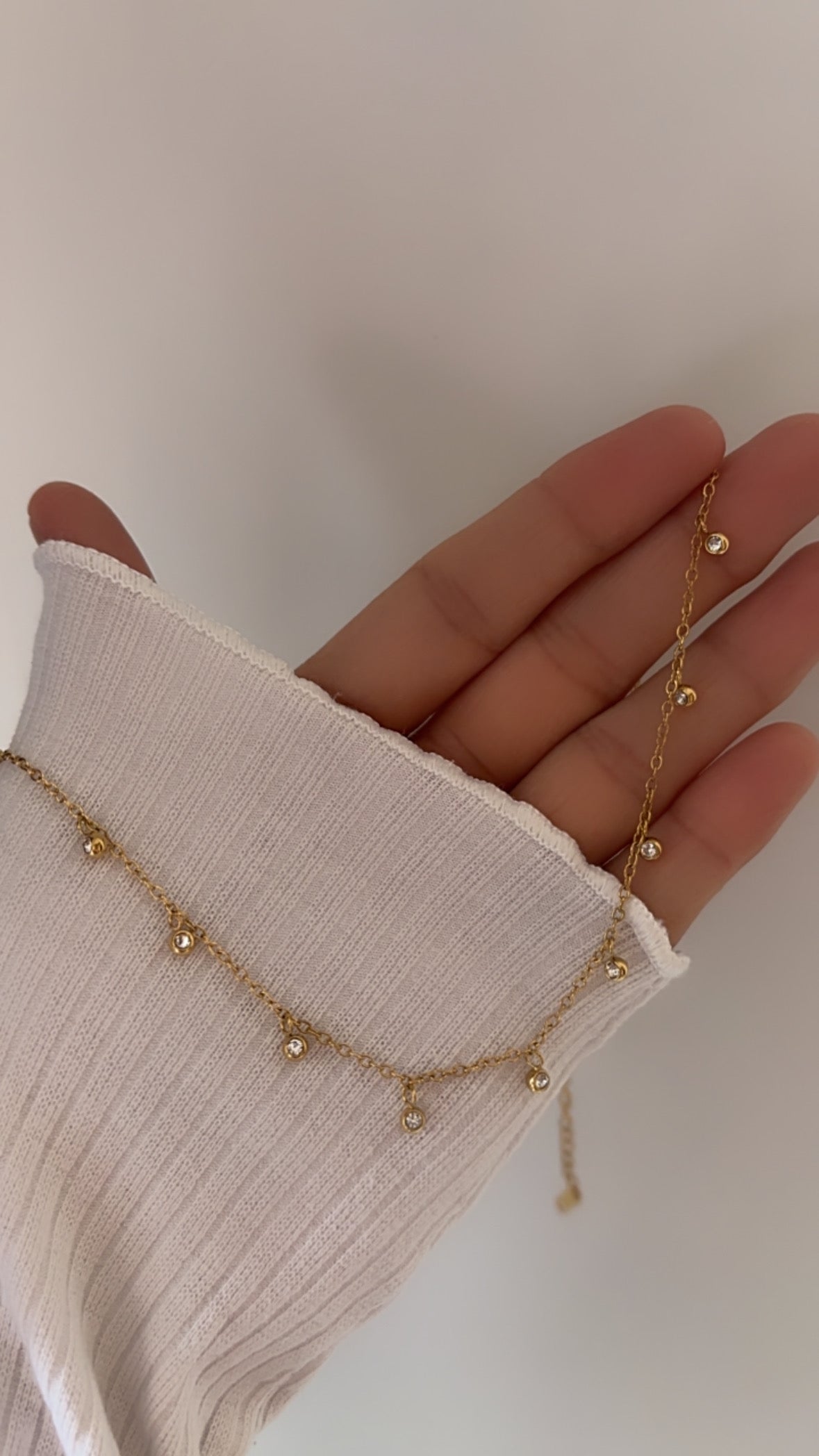 Mia droplet necklace