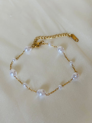 Pearl chain bracelet