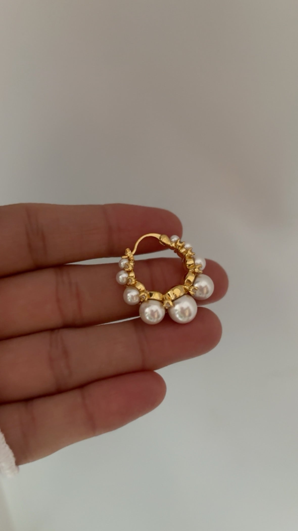 Pearl grace hoop