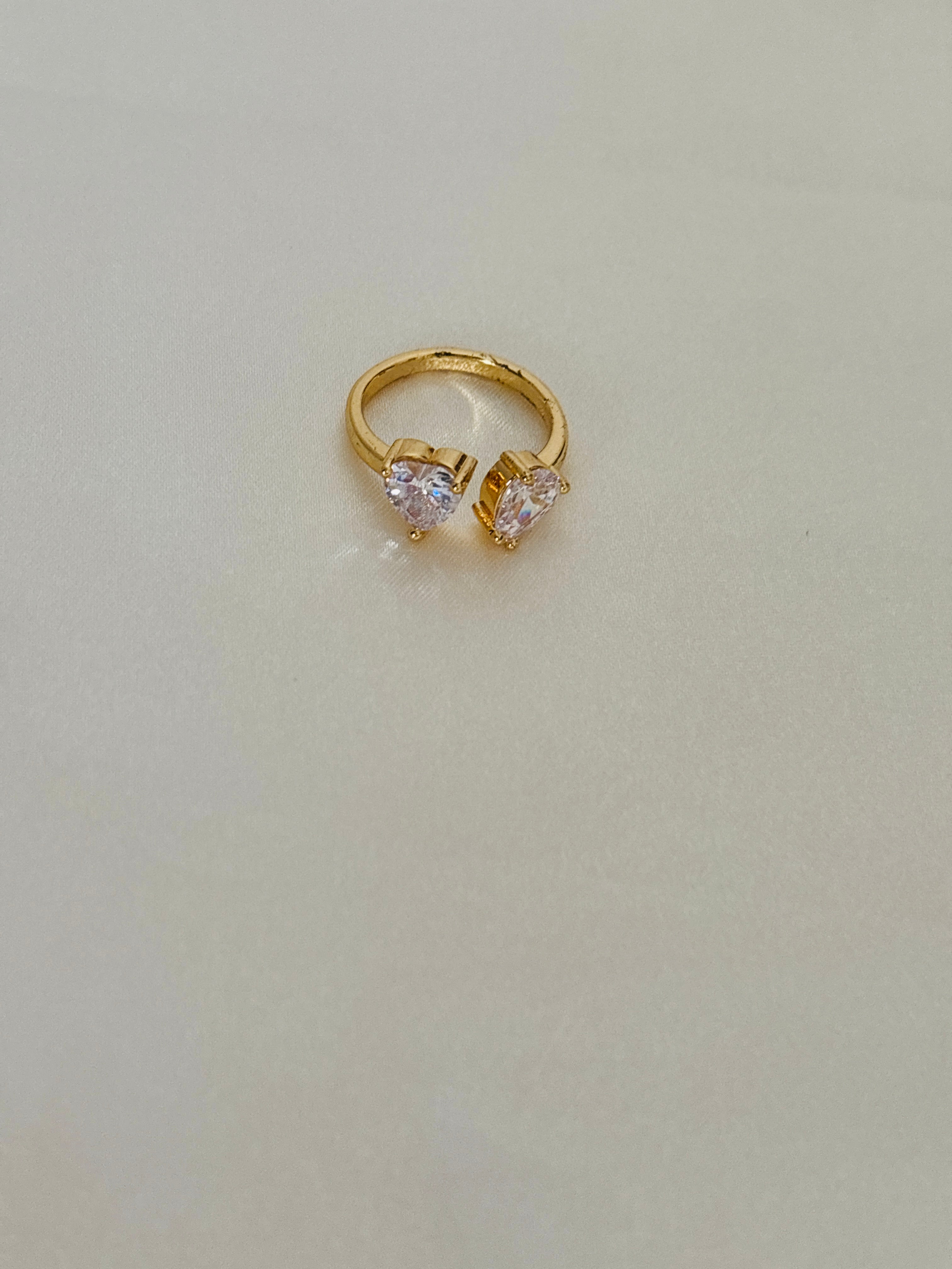 Andrea adjustable ring