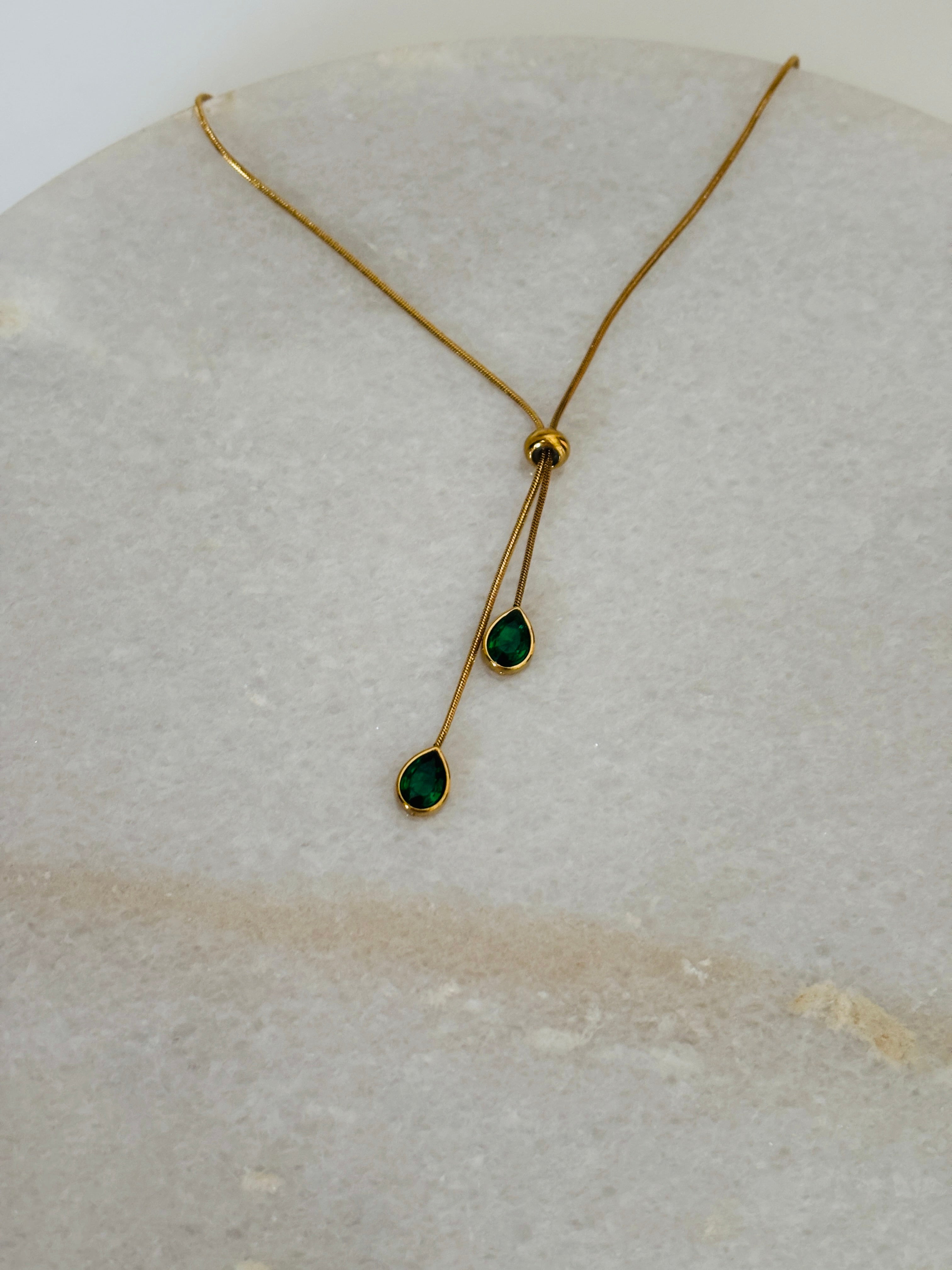 Emerald adjustable chain necklace