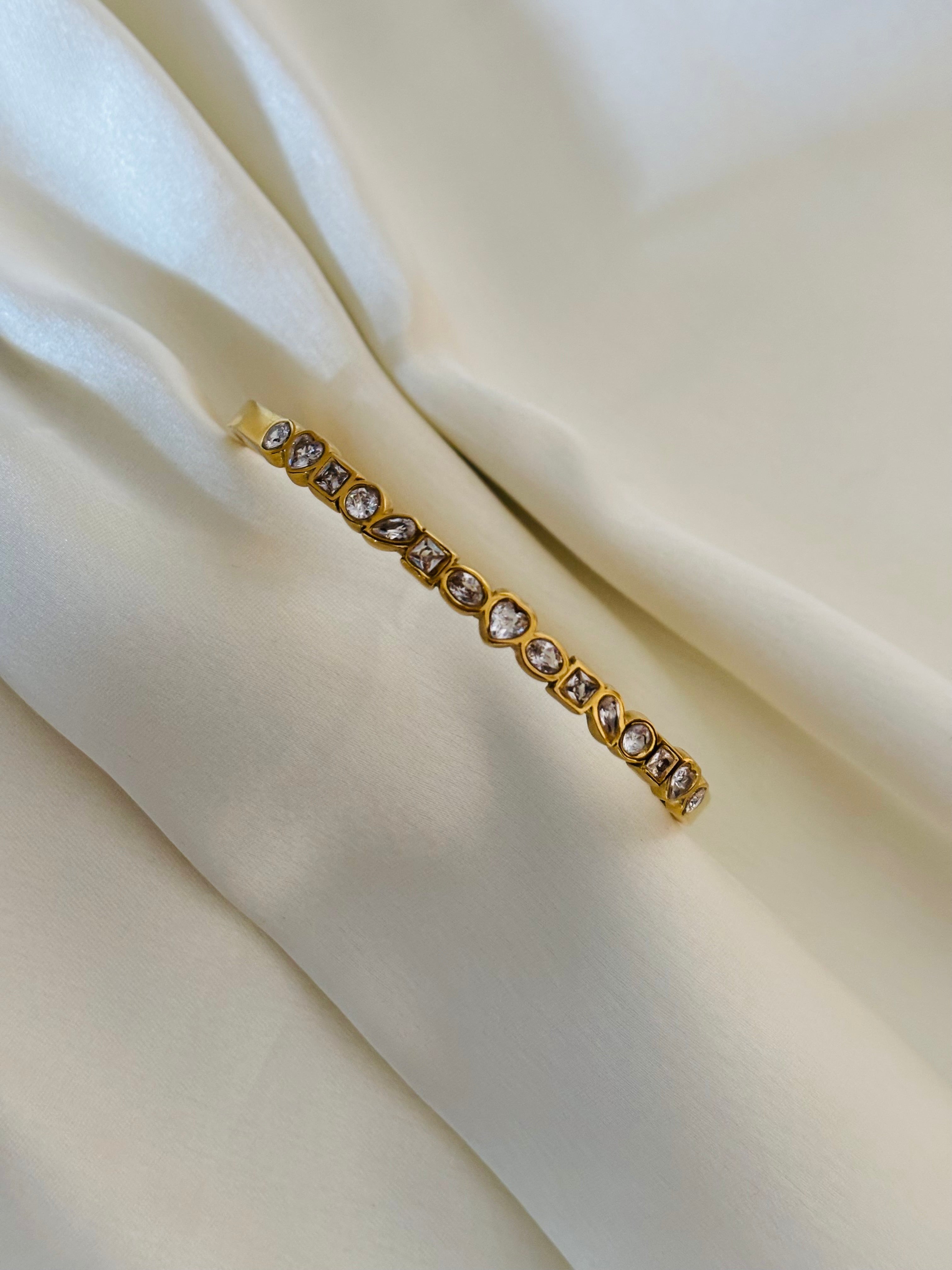 Geometrical diamond cut kada bracelet