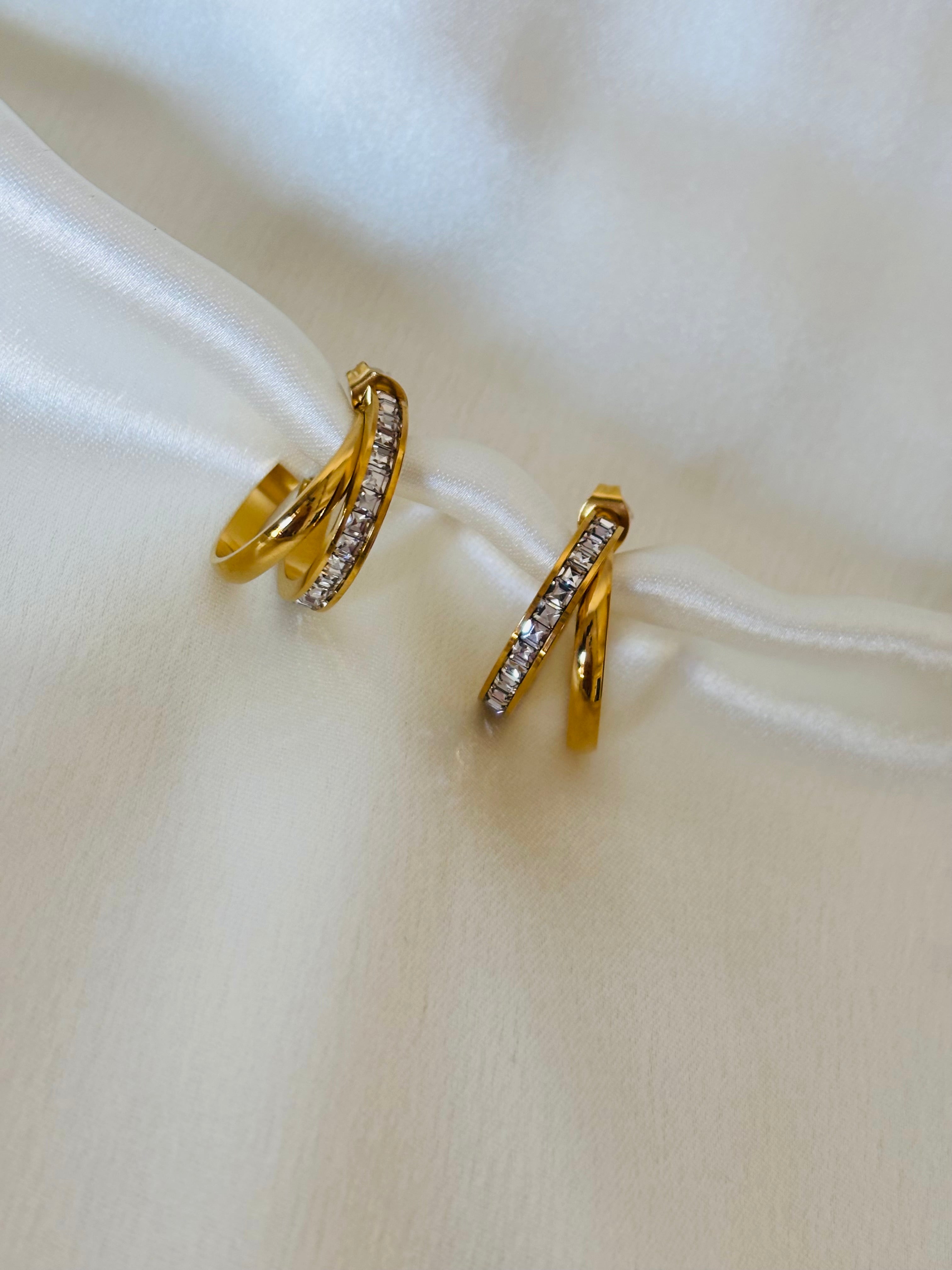 Alyssa hoop earring
