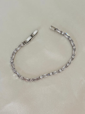 Aira tennis bracelet