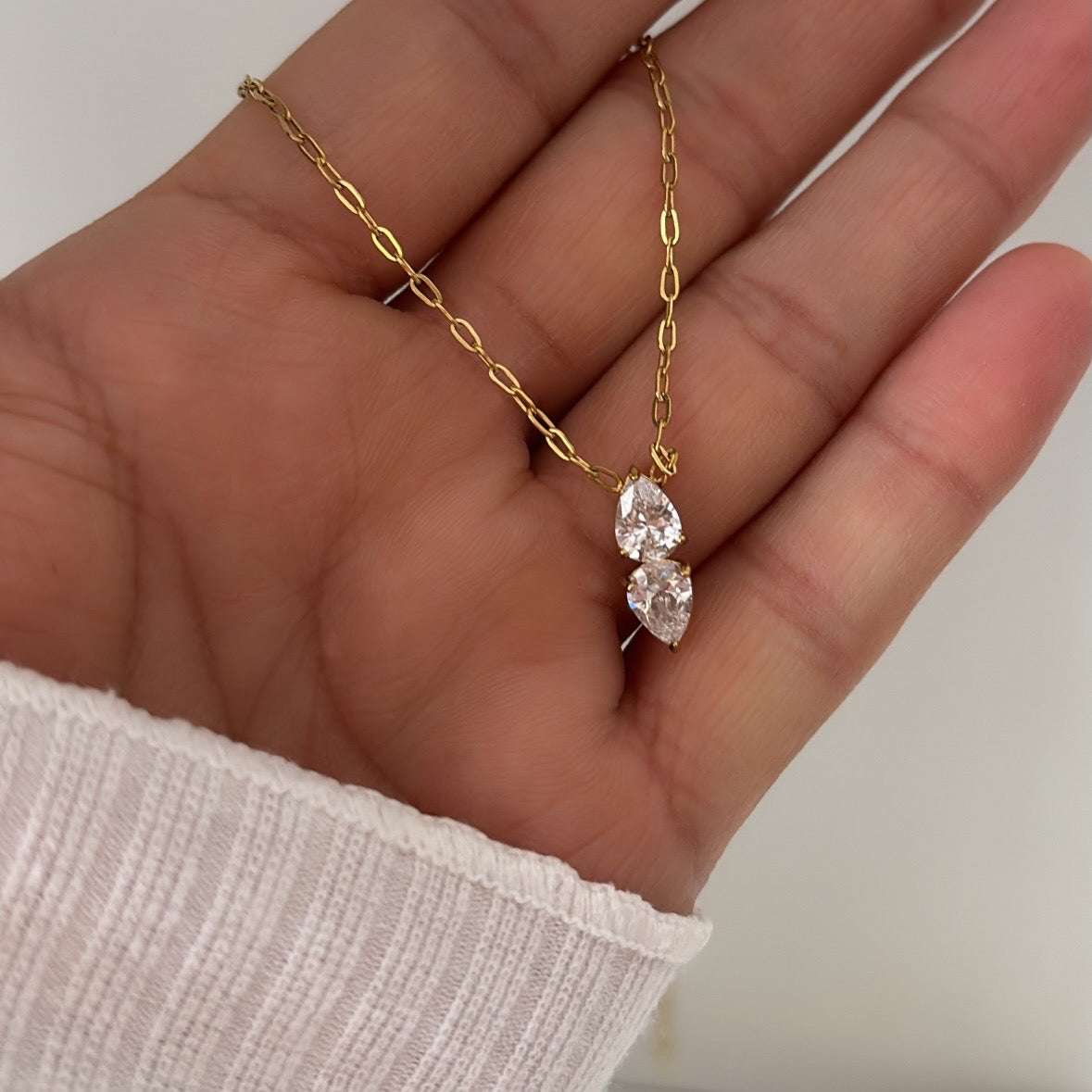 Alayna solitaire necklace