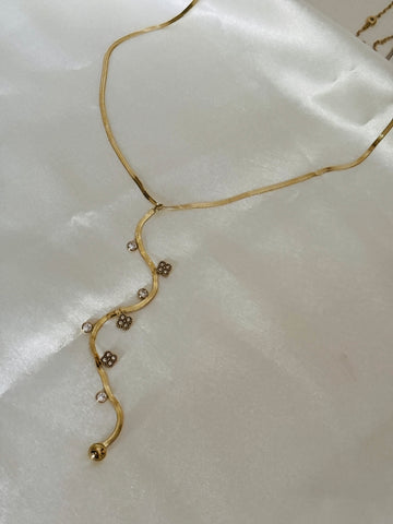 Hafsa Y necklace