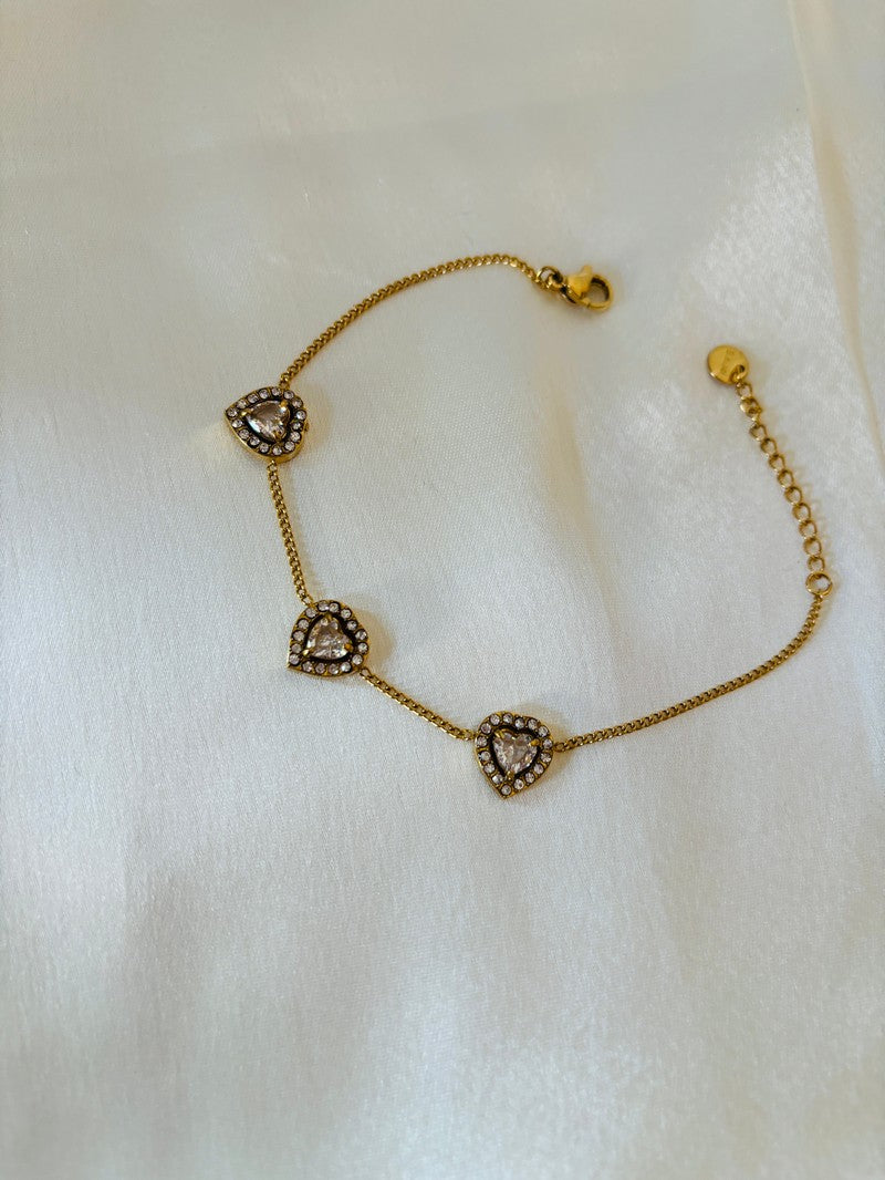 Heart Solitaire Minimal Bracelet