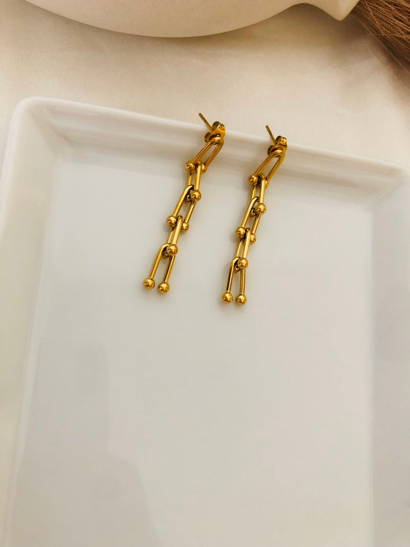 Interlock Chain Earring