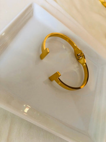 Lucy Hand Cuff Bracelet