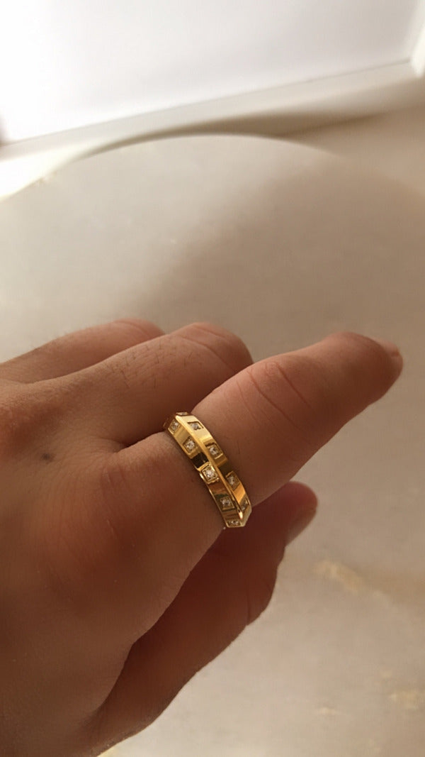 Raichel Ring