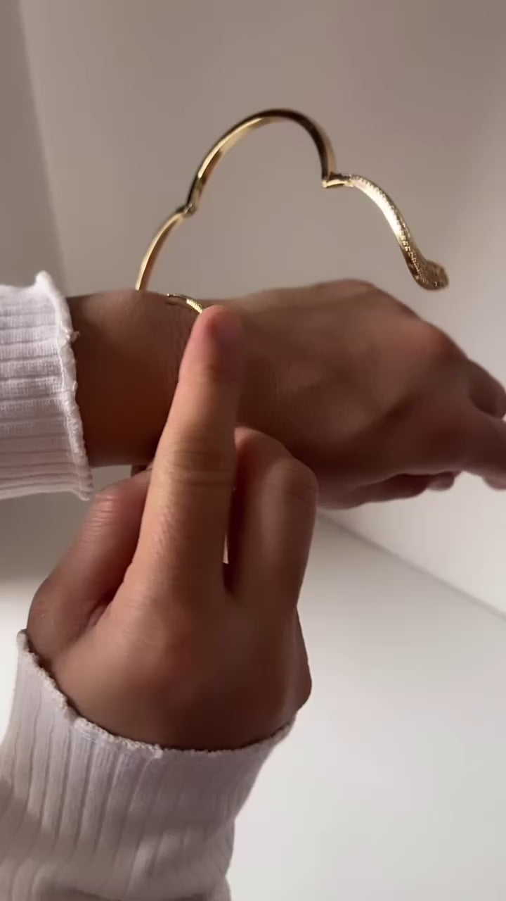 Classic variation of Serpenti bracelet